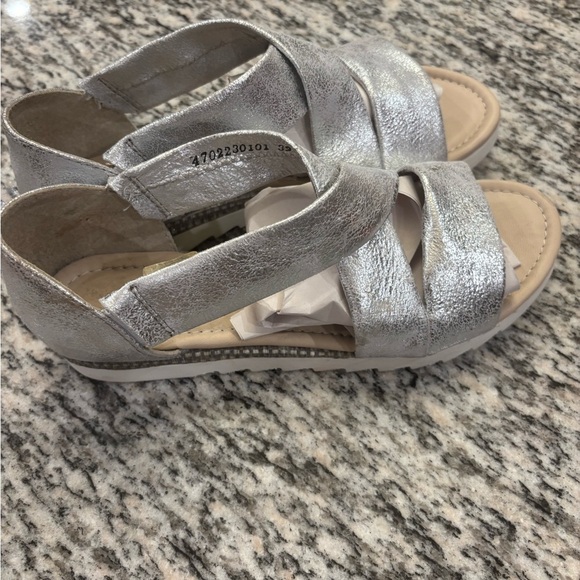 Silver Metallic Slip-On Sandals with Wide Straps - Picture 4 of 8